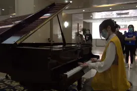 内蒙古医院的治愈琴声 患者就医紧张情绪的“良药”