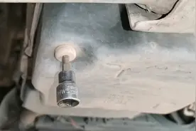 大众朗逸更换变速箱油，爱信6AT变速箱