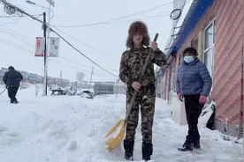 东北暴雪，高速封路学生停课，每家每户都在刨门，这是福还是祸？视频封面