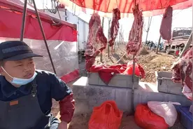 青岛农村大集，牛头价格下跌，50斤牛头12元，羊杂10元，物价感人视频封面