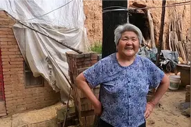 洛阳发现一千年古村，村里随便一挖就是青铜器，村民在城墙里面住视频封面