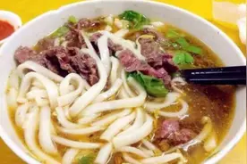 广东潮汕人最爱的早餐“煮粿条”做法简单3分钟出锅，看着就好吃视频封面