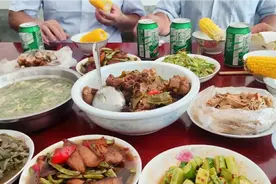 山区农村老人79岁过80大寿，你们老家是不是也有类似的习俗？视频封面