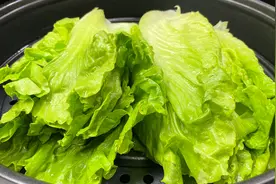 把生菜放锅中蒸一蒸，作用真是太厉害了，活了半辈子第一次见，高