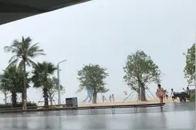 台风来了，深圳大梅沙海滨浴场！视频封面