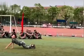 “男人不骚，站不住脚”视频封面