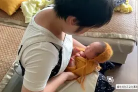 12天的新生儿宝宝拍摄，橘色纯花朵包裹和仰躺姿式转化细节！视频封面