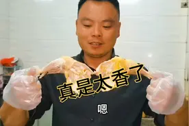 鸡在野外一个蛋都不见，今天现宰一只母鸡，看看有没有生蛋的预兆视频封面