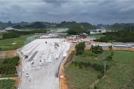 广西新柳南高速，来宾段合山出口，目前正在抓紧建设中视频封面