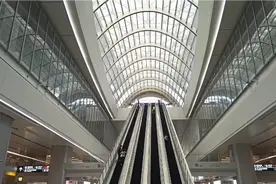 杭州西站，目前国内最美高铁站！一起感受，从桐庐东驶往杭州西