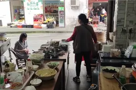 到了湖北咸宁了，三个人吃早餐才花了20元，就是这边彩礼比较贵！视频封面