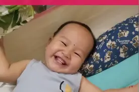 专家说晚上喝牛奶有助于睡眠，14个月宝宝喝完奶困的睁不开眼睛了视频封面