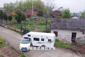 背驮式拖挂房车的额头床是超级实用还是鸡肋？仁者见仁智者见智