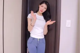 韩国小姐姐在家试穿新衣服视频封面