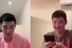 孙铭徽顾全打PK，被粉丝叫福娃，输了做50蹲起，因为郭艾伦来晚了视频封面