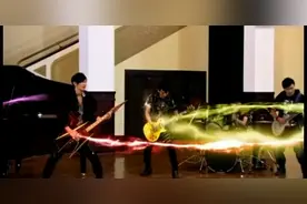 终极一班3：黑龙太卑鄙，金刚姐姐的出场直接成为众人的焦点。视频封面