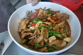 秋天来了蛇怎么吃，水煮还是红烧！今天湘菜哥教大家分享美食！视频封面