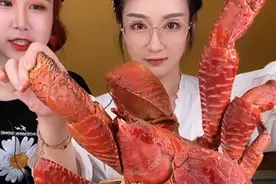 椰子蟹长的像外星生物似的！贵的东西就是好吃！很鲜美味道真不错