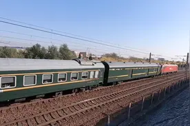 特快火车时速开到136有多快？实拍T123次列车，长春开往广州