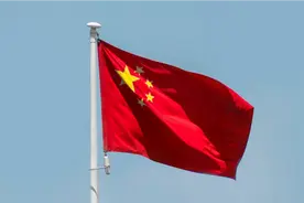 士官能否配发礼服呢！