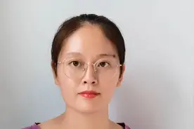 教你把老照片轻松的扫描到手机里，非常清晰，永久保存！视频封面