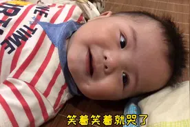 宝宝看着妈妈哭了，他也跟着哭了！一起看看怎么回事吧！看到最后