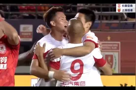 3:0！中超第十轮上半场上港全场压制亚泰提出3:0的好成绩视频封面