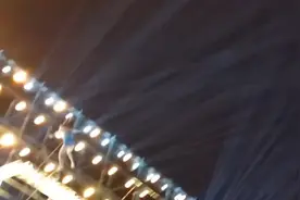 杂技女主角坠落全过程#
#高空坠落的女演员已身亡 #视频有点长视频封面