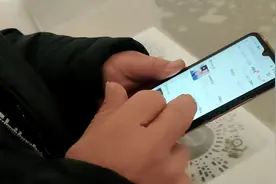 在快手上买了三千多块钱的金货，经商城店员鉴定为假货，急忙来退