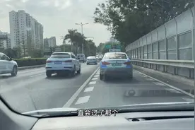 实拍厦门仙岳路往海沧方向，万达到金尚路这一段天天堵车啥原因视频封面
