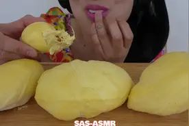 女孩儿今天吃榴莲啦，好香甜啊，大家一起来吧，声音好解压呀