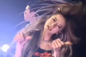 好听劲爆的DJ舞曲分享给大家，《神奇的九寨》节奏劲爆，强劲上头视频封面