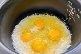 大米和鸡蛋是绝配，教你个神仙吃法，自从学会我家就不吃馒头了