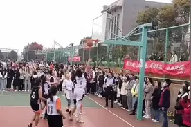 大学篮球运动会我侄女白色球衣9号，球技似男生哪个队都恐惧她…视频封面