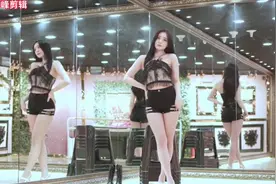 女神对镜 换装起舞美如画视频封面