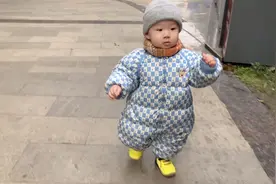 每天在楼下玩儿都不同的人夸你好可爱，连小朋友都要跑过来说可爱