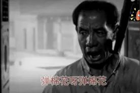 大叔一首弹棉花，把日本人感动哭了😂视频封面