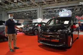 空间不输埃尔法！抢先体验全新丰田Noah