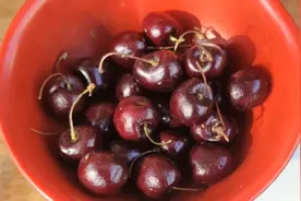 樱桃对血糖有影响吗？我试吃200克，本来餐前血糖9.4，餐后却这样视频封面