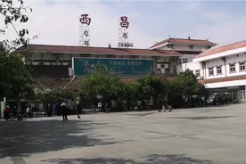 T8870攀枝花一成都南，硬座10小时，候鸟北归，难于上火星视频封面