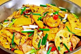 莲藕土豆超好吃的做法，鲜香营养又入味，开胃又下饭，家人都喜欢