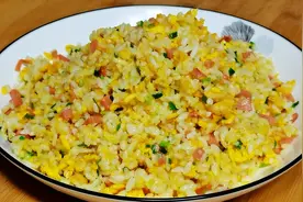 蛋炒饭不要直接下锅，多加一步，粒粒松散裹着蛋液，营养美味特香视频封面