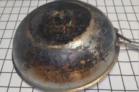 锅用久了，里外都是黑垢，分享正确全面的清洁方法，油垢轻松去除