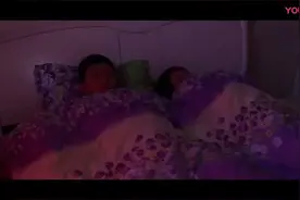 男子半夜不睡觉，找小姨子玩游戏