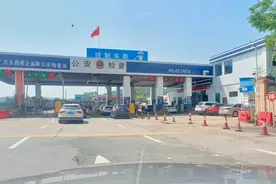 湖南进入广东的高速，连路都不一样了，反差太大了