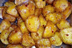 新鲜土豆这样做出来好吃的停不下来。而且特别的简单，一看就会。视频封面