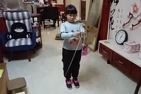 每天跳绳打卡，为什么女生要跳167个达标，而男生只要157个呢视频封面