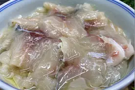 鱼片嫩不嫩关键在腌制上浆，饭店大厨教你正确步骤，简单家常实用
