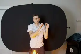 把激光笔照射在摄像机上会怎样？老外亲测，结果出乎意料！视频封面