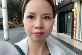 深圳停车难吗？打工妹给新买的车办好停车月卡，看看一个月多少钱视频封面